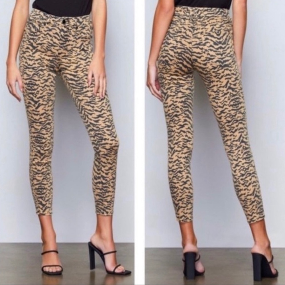 FREE SHIPPING Good American Good Waist Crop Jeans,
Animal Print NWOT